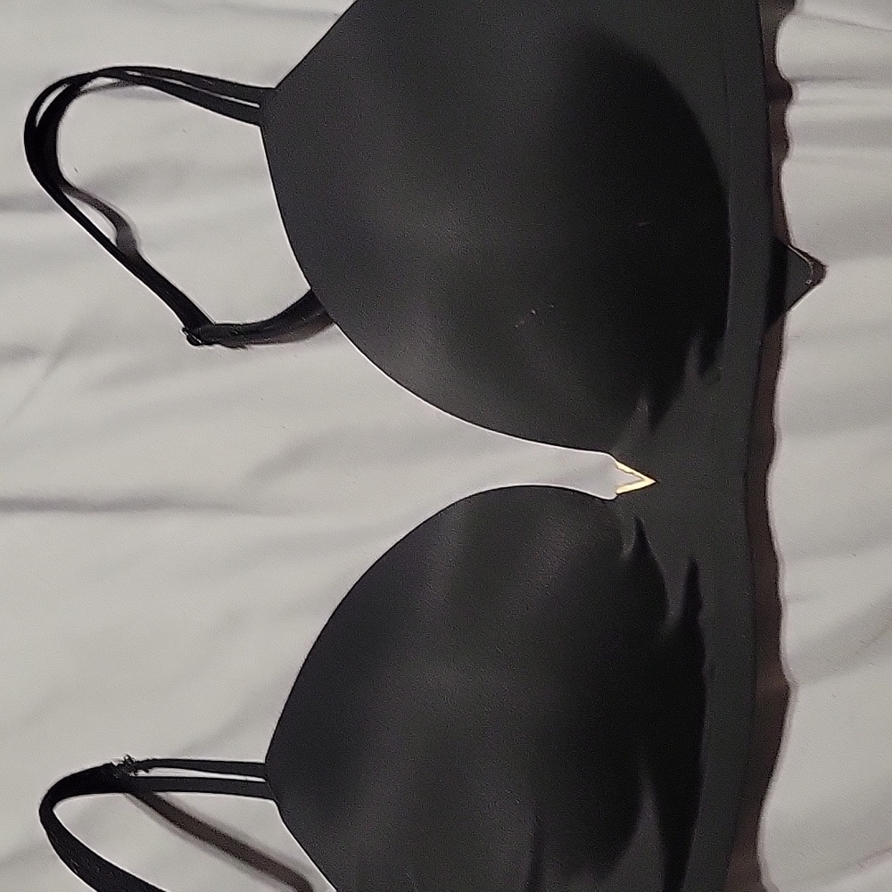 Victoria's Secret black size 34D bra